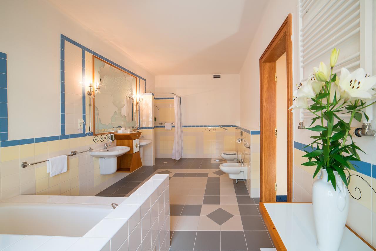 Hotel Three Lilies Inkl Aquaforum Frantiskovy Lazne Exterior foto