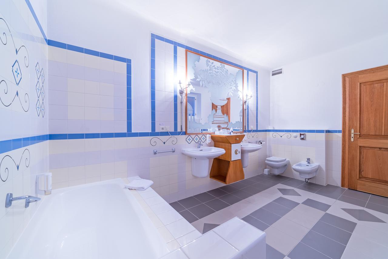 Hotel Three Lilies Inkl Aquaforum Frantiskovy Lazne Exterior foto